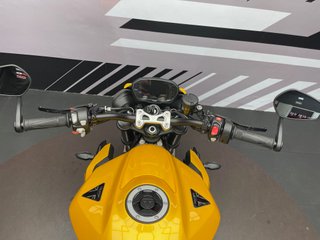 Triumph Street Triple RS Amarilla