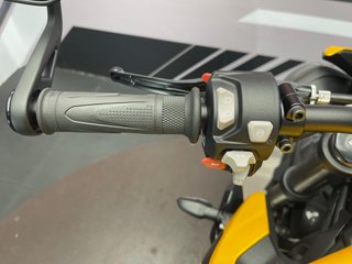 Triumph Street Triple RS Amarilla