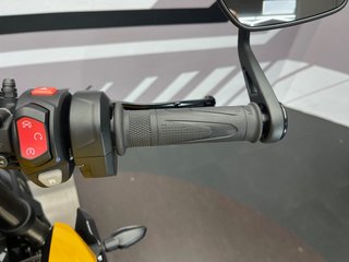Triumph Street Triple RS Amarilla