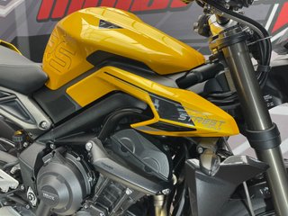 Triumph Street Triple RS Amarilla