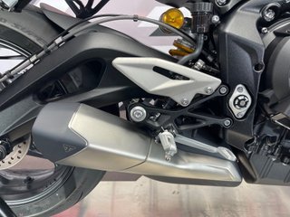 Triumph Street Triple RS Amarilla