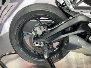Triumph Street Triple RS Amarilla