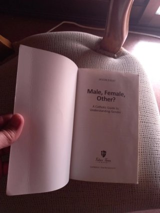 Libro Male female other?