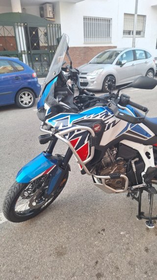 Honda Africa Twin 1100 Adventure Azul/Roja