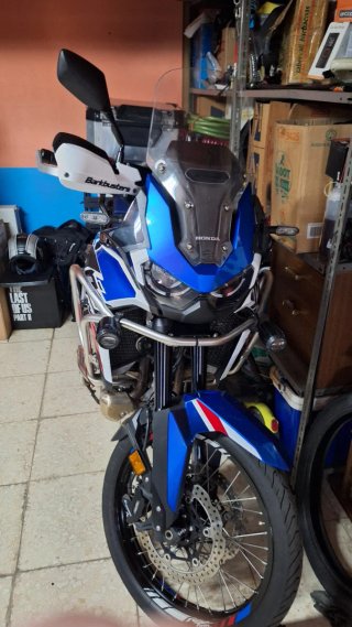 Honda Africa Twin 1100 Adventure Azul/Roja
