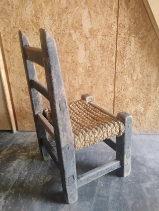 Silla antigua masía siglo XVIII