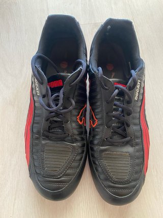 Zapatillas Puma Ducati Negras y Rojas