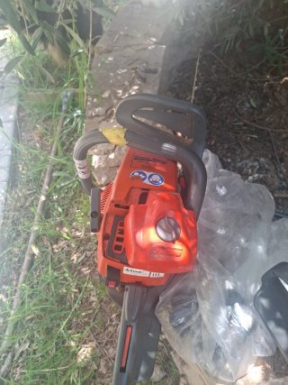 2 Motosierras Oleo-Mac Para piezas o para reparar.