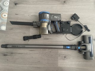 Aspiradora Taurus Turbo HVCA7225B