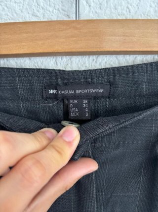 Pantalón corto Mango gris