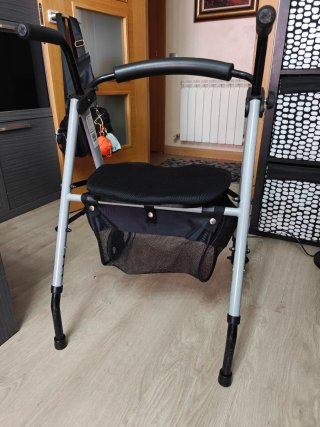 Andador para adultos con asiento