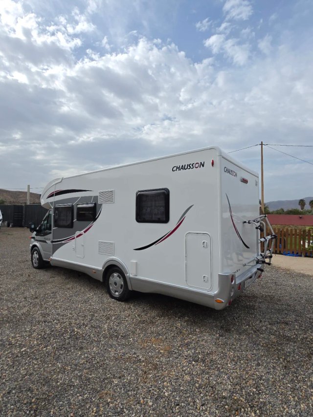 Ford Chausson Cama Isla y basculante 46000km 2012