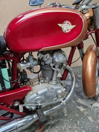 Ducati 175 TS restaurada - Motor en rodaje