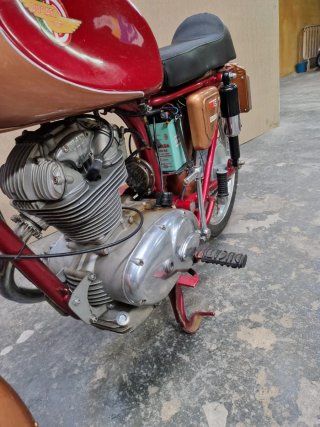 Ducati 175 TS restaurada - Motor en rodaje