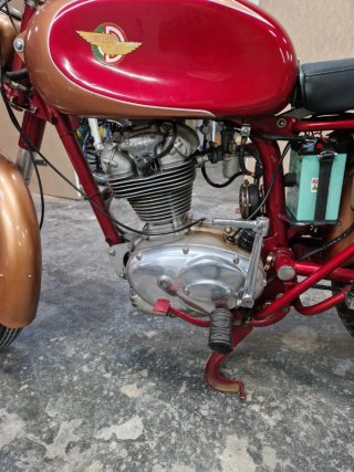 Ducati 175 TS restaurada - Motor en rodaje