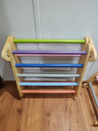 Gimnasio de madera para niños