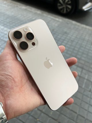 Apple iPhone 16 Pro Max 256GB / SEMI NUEVO