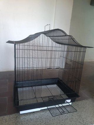 Jaula mediana para pájaros