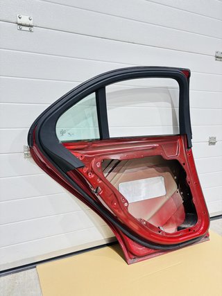 Puerta trasera izquierda Mercedes-Benz Clase C W205 2014-2018 A2057300105