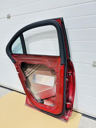 Puerta trasera izquierda Mercedes-Benz Clase C W205 2014-2018 A2057300105