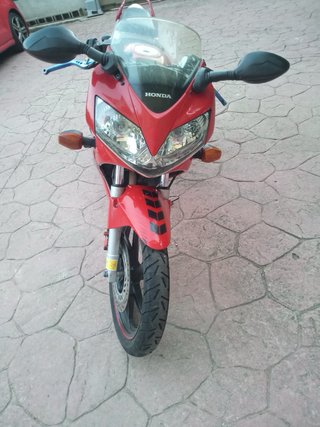 Honda CBR 125R Roja