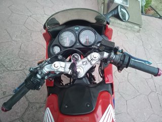 Honda CBR 125R Roja