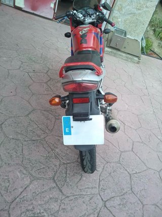 Honda CBR 125R Roja