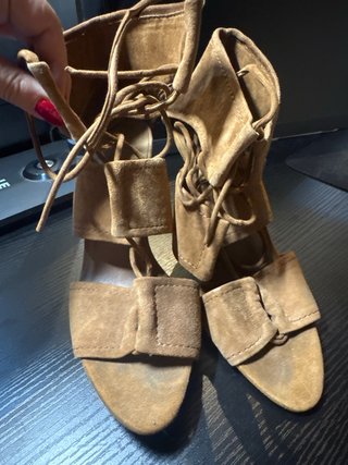 Sandalia Botines de ante con cordones marrones