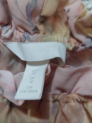Blusa floral volantes