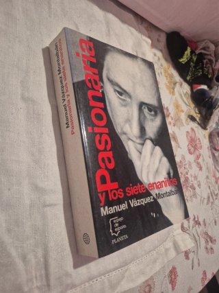La pasionaria et les septs nains essai