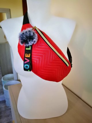 Riñonera roja