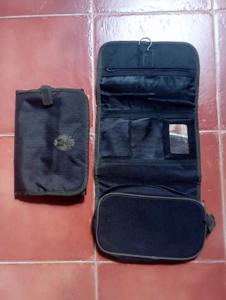 Neceser de viaje colgante negro