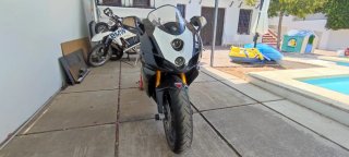 Ducati 749 Superbike Negra y Blanca