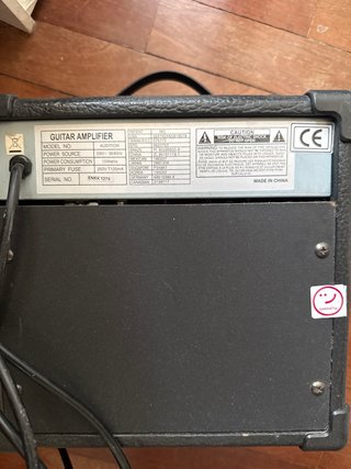 Pack Guitarra Academy Sunburst+Ampli Peavey+ cable