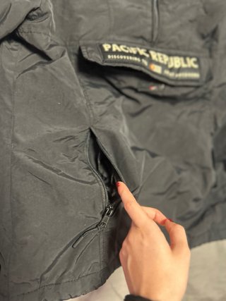 Chaqueta Anorak Pacific Republic Negra