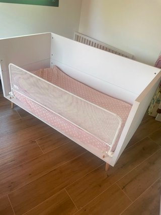 Cuna convertible para bebé