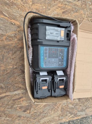 Carregador + 2 Baterias Tipo Makita