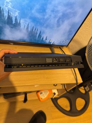 PS4 Slim Negra + 2 Mandos + Cargador + 5 Juegos