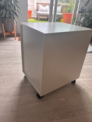 Cajonera blanca con ruedas