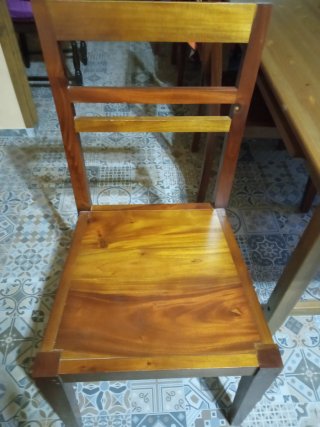 Silla de comedor en madera