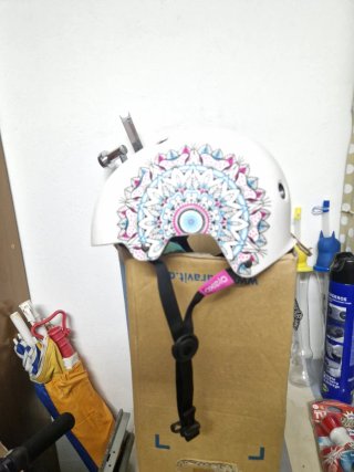 Casco y protecciones niña skate/bici