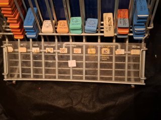 Expositor antiguo con 35gomas de borrar FACTIS