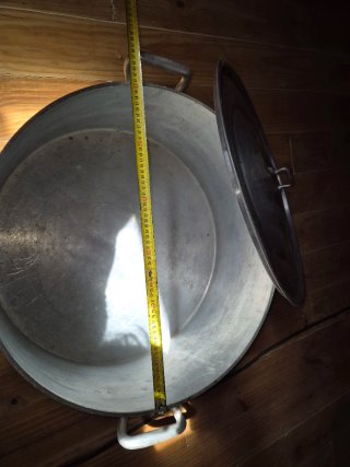 Olla grande de aluminio con tapa