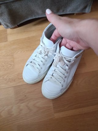 Zapatillas Scalpers Mujer Blancas y Doradas, cuñas