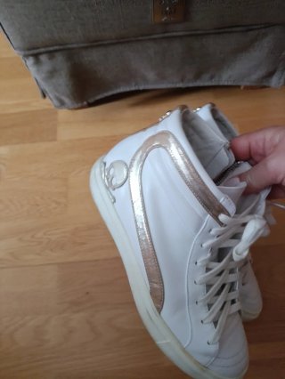 Zapatillas Scalpers Mujer Blancas y Doradas, cuñas
