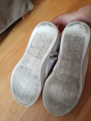 Zapatillas Scalpers Mujer Blancas y Doradas, cuñas