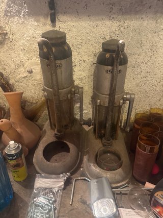 Antigüedades: 2 prensas manuales