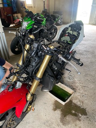 Honda CBR 600F 2011 Roja y Blanca con accidente
