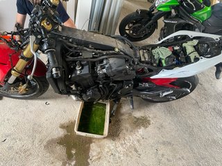 Honda CBR 600F 2011 Roja y Blanca con accidente