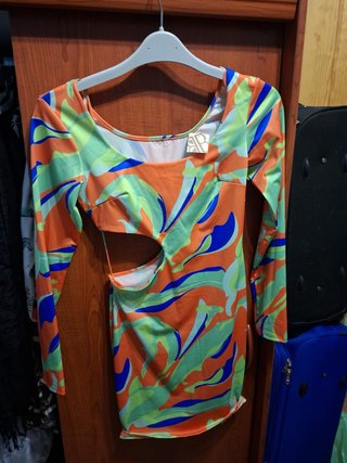 Vestido fiesta estampado cut-out